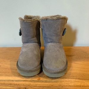 Girls’ UGG Bailey boots 🥾